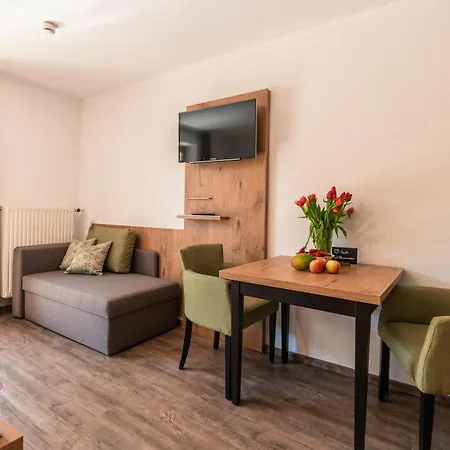 Гостевой дом Gaeste- Und Apartmenthaus Wiesholler Химинг
