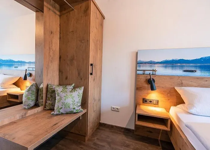 Gaeste- Und Apartmenthaus Wiesholler Konukevi Chieming