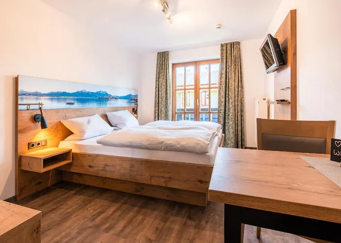 Konukevi Gaeste- Und Apartmenthaus Wiesholler Chieming