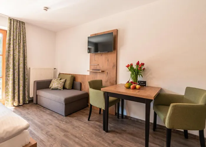 Konukevi Gaeste- Und Apartmenthaus Wiesholler Chieming