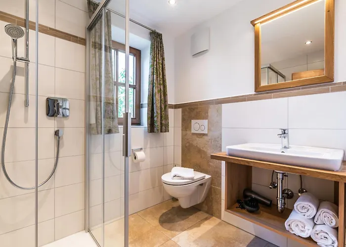 Gaeste- Und Apartmenthaus Wiesholler