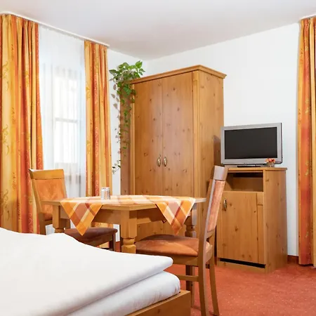 Gaeste- Und Apartmenthaus Wiesholler