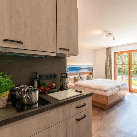Gaeste- Und Apartmenthaus Wiesholler 3*