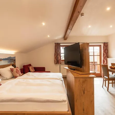 Gaeste- Und Apartmenthaus Wiesholler