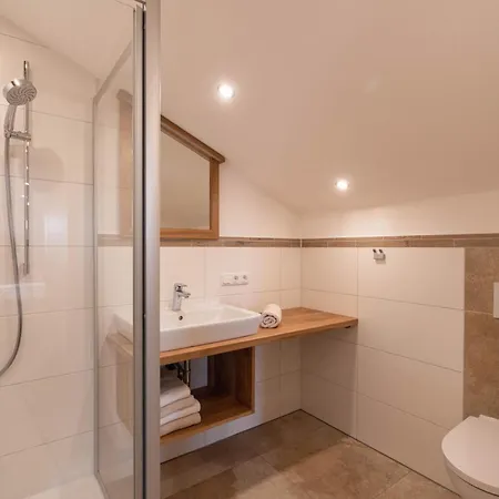Maison d'hôtes Gaeste- Und Apartmenthaus Wiesholler 3*