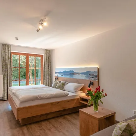 Gaeste- Und Apartmenthaus Wiesholler * Chieming