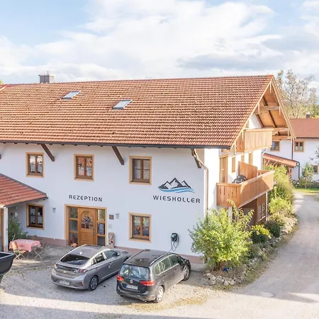 Gaeste- Und Apartmenthaus Wiesholler Chieming