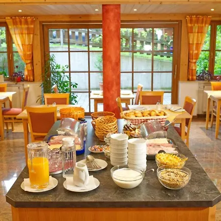 Guest house Gaeste- Und Apartmenthaus Wiesholler
