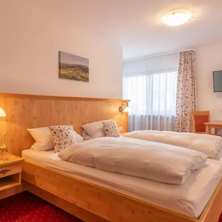 Gaeste- Und Apartmenthaus Wiesholler 3*