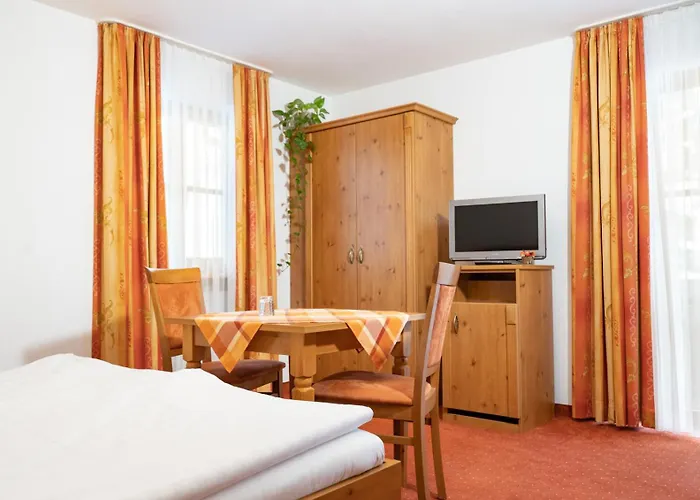 Gaeste- Und Apartmenthaus Wiesholler