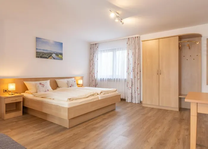 Gaeste- Und Apartmenthaus Wiesholler 3* 切明